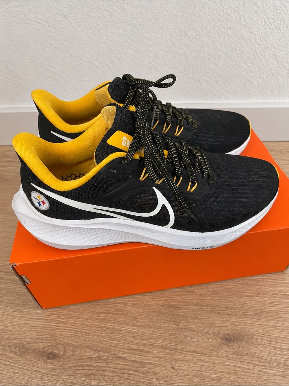 Nike Unisex Pittsburgh Steelers Black & Yellow Performance Running Sneakers